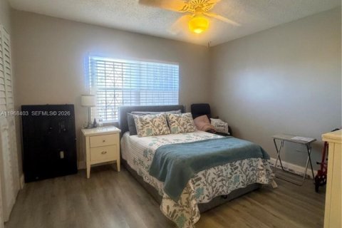 Купить кондоминиум в Санрайз, Флорида 2 спальни, 95.22м2, № 2030840 - фото 10