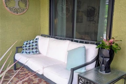 House in Saint Petersburg, Florida 3 bedrooms, 140.28 sq.m. № 1754824 - photo 11