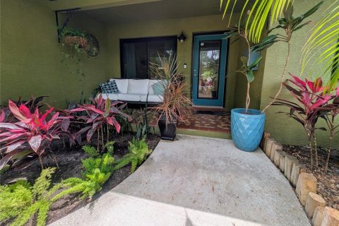 House in Saint Petersburg, Florida 3 bedrooms, 140.28 sq.m. № 1754824 - photo 9