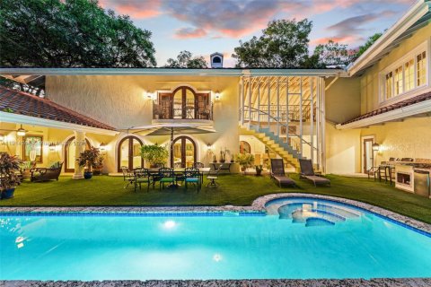 Villa ou maison à vendre à Miami, Floride: 3 chambres, 375.33 m2 № 1971349 - photo 2