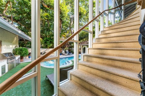 Villa ou maison à vendre à Miami, Floride: 3 chambres, 375.33 m2 № 1971349 - photo 12