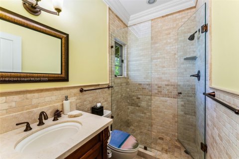Villa ou maison à vendre à Miami, Floride: 3 chambres, 375.33 m2 № 1971349 - photo 17