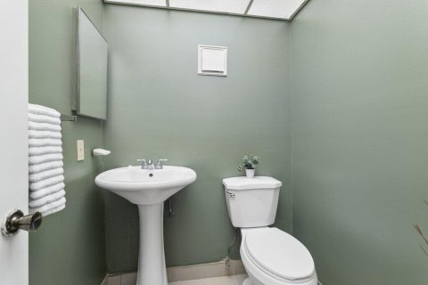 Купить кондоминиум в Лодердейл-Лейкс, Флорида 3 комнаты, 66.98м2, № 2243271 - фото 11