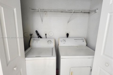 Adosado en alquiler en Homestead, Florida, 3 dormitorios, 120.96 m2 № 2004107 - foto 13