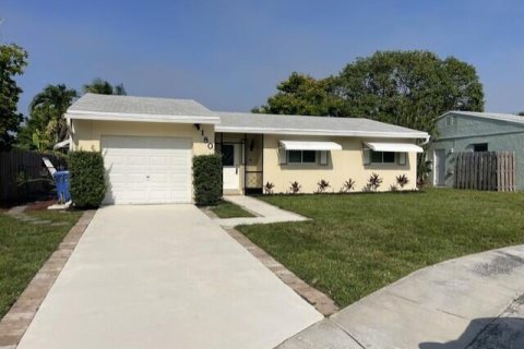 House in Margate, Florida 3 bedrooms, 136.38 sq.m. № 2083593