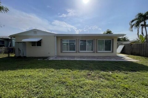 House in Margate, Florida 3 bedrooms, 136.38 sq.m. № 2083593 - photo 7