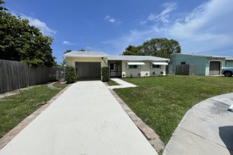 House in Margate, Florida 3 bedrooms, 136.38 sq.m. № 2083593 - photo 10