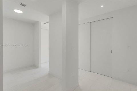 Снять в аренду кондоминиум в Майами, Флорида 3 спальни, 285.95м2, № 1752182 - фото 21