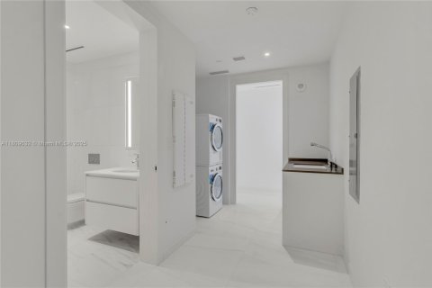 Снять в аренду кондоминиум в Майами, Флорида 3 спальни, 285.95м2, № 1752182 - фото 14