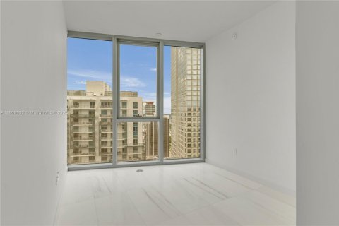 Снять в аренду кондоминиум в Майами, Флорида 3 спальни, 285.95м2, № 1752182 - фото 30