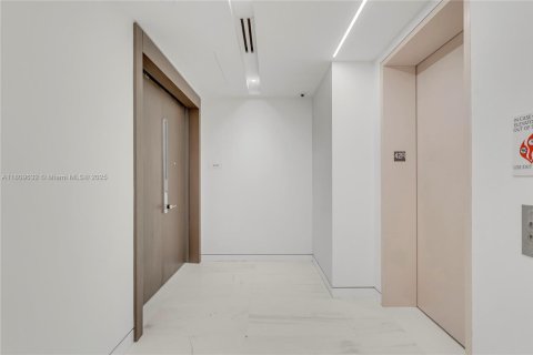Снять в аренду кондоминиум в Майами, Флорида 3 спальни, 285.95м2, № 1752182 - фото 5