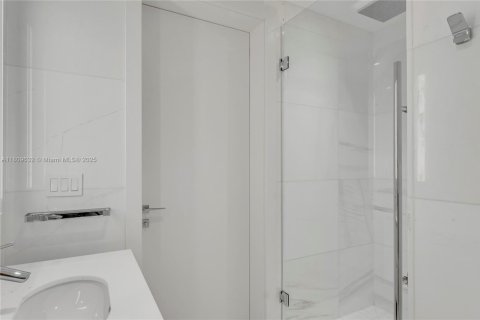 Снять в аренду кондоминиум в Майами, Флорида 3 спальни, 285.95м2, № 1752182 - фото 15