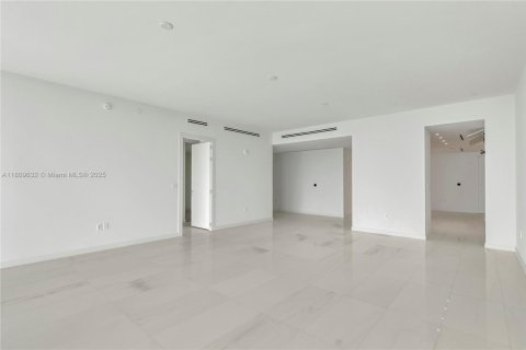 Снять в аренду кондоминиум в Майами, Флорида 3 спальни, 285.95м2, № 1752182 - фото 9