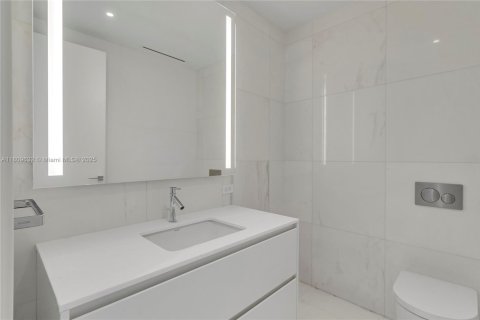 Снять в аренду кондоминиум в Майами, Флорида 3 спальни, 285.95м2, № 1752182 - фото 12