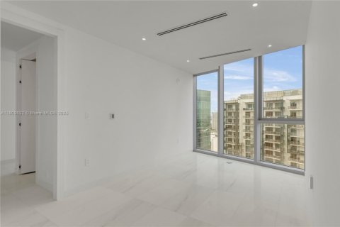 Снять в аренду кондоминиум в Майами, Флорида 3 спальни, 285.95м2, № 1752182 - фото 28