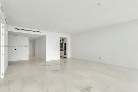 Снять в аренду кондоминиум в Майами, Флорида 3 спальни, 285.95м2, № 1752182 - фото 8