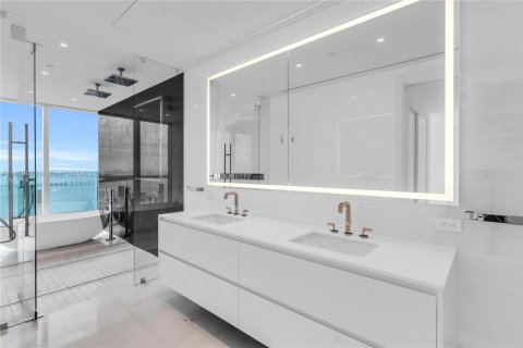 Снять в аренду кондоминиум в Майами, Флорида 3 спальни, 285.95м2, № 1752182 - фото 25