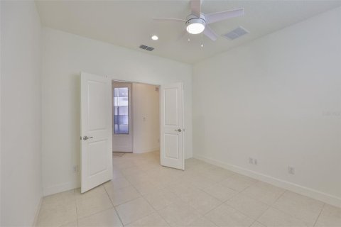 House in Wimauma, Florida 2 bedrooms, 152.73 sq.m. № 2101283 - photo 21