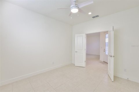House in Wimauma, Florida 2 bedrooms, 152.73 sq.m. № 2101283 - photo 20