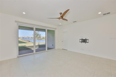 House in Wimauma, Florida 2 bedrooms, 152.73 sq.m. № 2101283 - photo 11