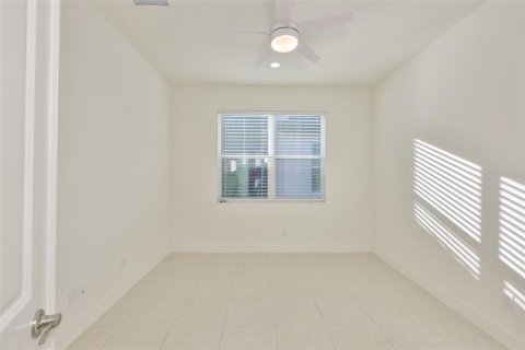 House in Wimauma, Florida 2 bedrooms, 152.73 sq.m. № 2101283 - photo 22