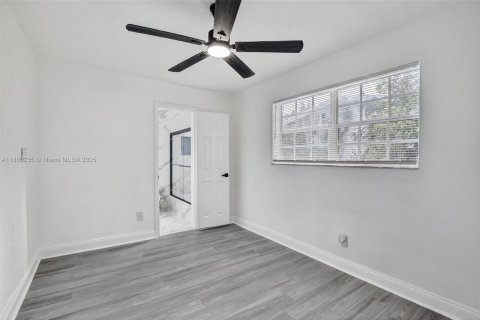 Casa en venta en Hollywood, Florida, 4 dormitorios, 138.24 m2 № 1925567 - foto 12