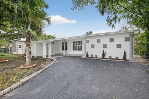 Casa en Hollywood, Florida 4 dormitorios, 138.24 m2 № 1925567