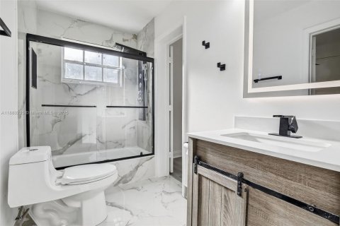 Casa en venta en Hollywood, Florida, 4 dormitorios, 138.24 m2 № 1925567 - foto 15