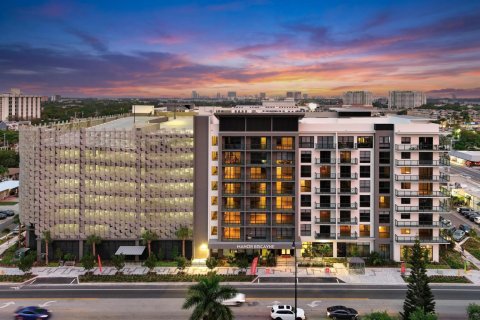 Condo in North Miami, Florida, 1 bedroom № 2244495 - photo 6