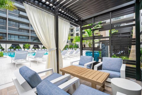 Condo in North Miami, Florida, 1 bedroom № 2244495 - photo 13