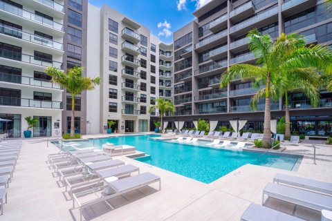 Condo in North Miami, Florida, 1 bedroom № 2244495 - photo 9