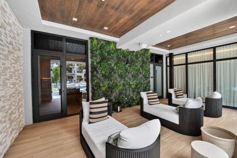 Condo in North Miami, Florida, 1 bedroom № 2244495 - photo 10