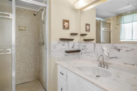 Condominio en venta en Lauderdale Lakes, Florida, 2 dormitorios, 80.36 m2 № 1874384 - foto 13