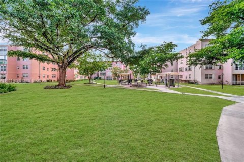 Condominio en venta en Lauderdale Lakes, Florida, 2 dormitorios, 80.36 m2 № 1874384 - foto 23