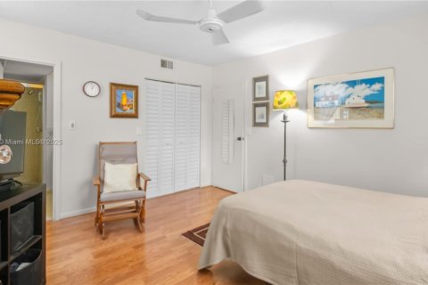 Condominio en venta en Lauderdale Lakes, Florida, 2 dormitorios, 80.36 m2 № 1874384 - foto 11
