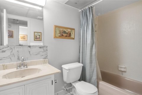 Condominio en venta en Lauderdale Lakes, Florida, 2 dormitorios, 80.36 m2 № 1874384 - foto 16