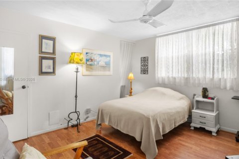 Condominio en venta en Lauderdale Lakes, Florida, 2 dormitorios, 80.36 m2 № 1874384 - foto 10