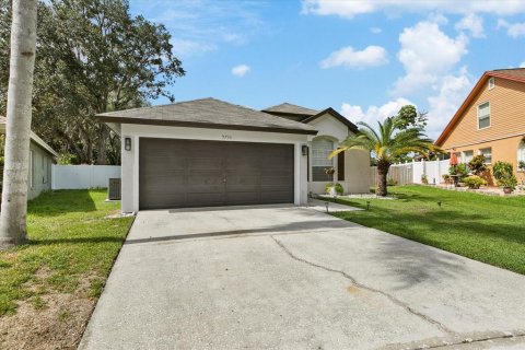 Casa en venta en Tampa, Florida, 3 dormitorios, 143.91 m2 № 1615432 - foto 2