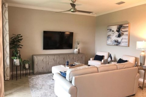 Condo in Lakewood Ranch, Florida, 2 bedrooms in LAKEWOOD NATIONAL  № 220781 - photo 3