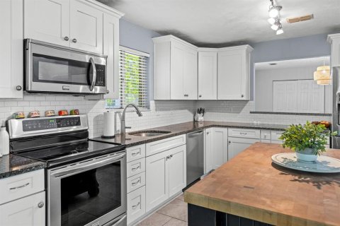 Villa ou maison à vendre à Ormond Beach, Floride: 3 chambres, 229.28 m2 № 2138316 - photo 16