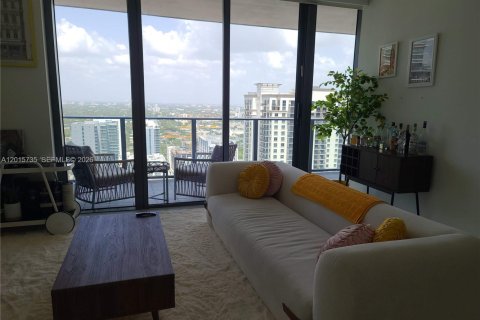 Copropriété à vendre à Miami, Floride: 1 chambre, 77.95 m2 № 2383254 - photo 2