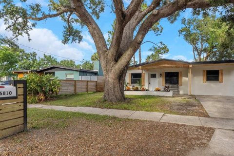House in Tampa, Florida 4 bedrooms, 116.96 sq.m. № 1844483 - photo 9