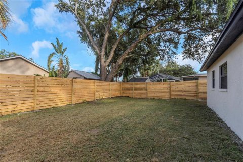 House in Tampa, Florida 4 bedrooms, 116.96 sq.m. № 1844483 - photo 19