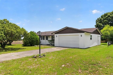 House in Ocala, Florida 2 bedrooms, 91.42 sq.m. № 2091792