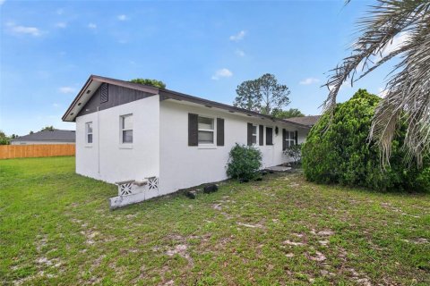 House in Ocala, Florida 2 bedrooms, 91.42 sq.m. № 2091792 - photo 3