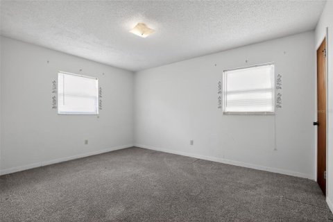 House in Ocala, Florida 2 bedrooms, 91.42 sq.m. № 2091792 - photo 10