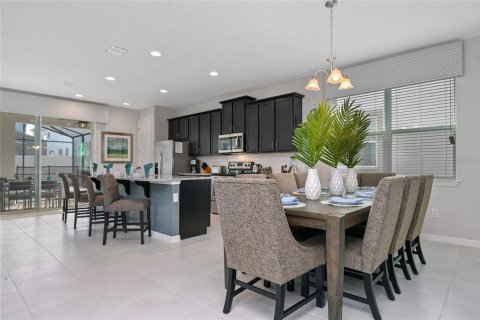 House in Kissimmee, Florida 4 bedrooms, 239.78 sq.m. № 1826390 - photo 3