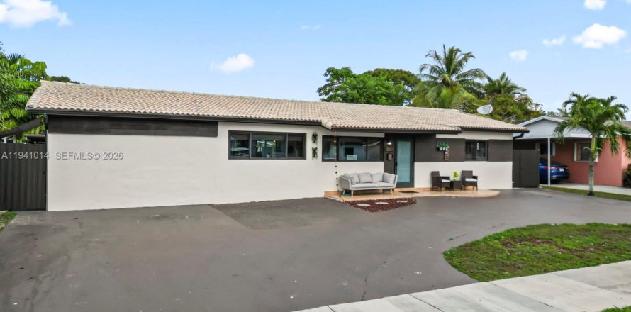 Casa en Miami, Florida 4 dormitorios, 210.8 m2 № 1999835