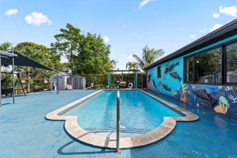 Casa en venta en Miami, Florida, 4 dormitorios, 210.8 m2 № 1999835 - foto 25