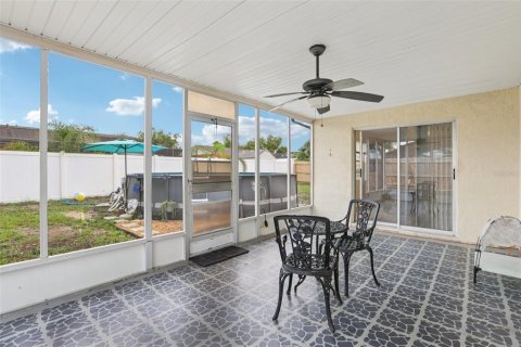 House in Port Richey, Florida 3 bedrooms, 137.03 sq.m. № 1817564 - photo 25